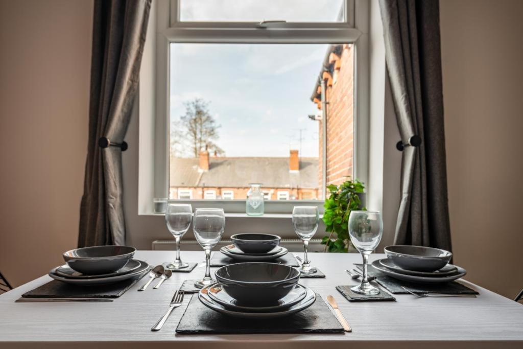 Hopetown Apartment-Modern 2 Bed With Free Parking Normanton  Exterior foto